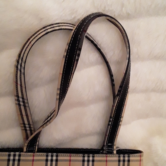 BURBERRY PURSE - Picture 3 of 8